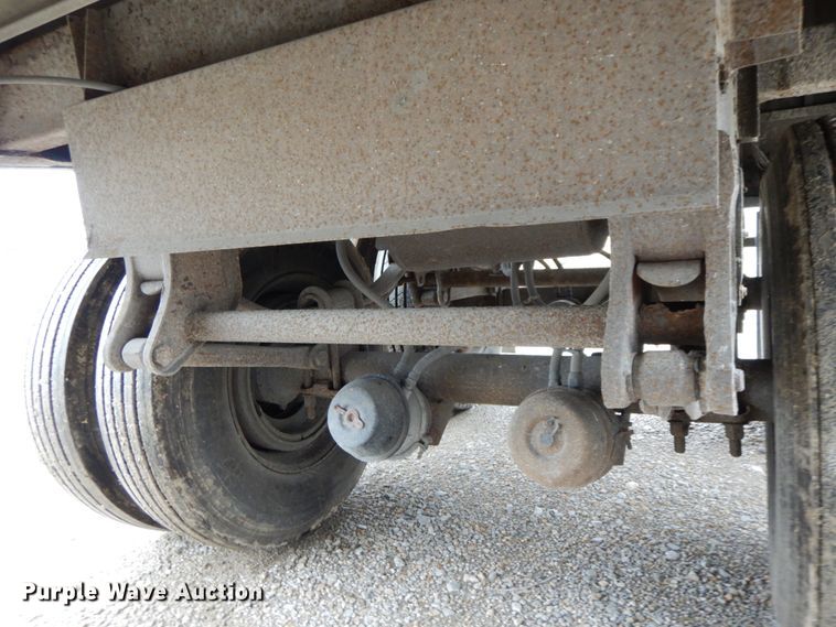 image for item HJ9638 1988 Wilson DWH-200 double hopper bottom grain trailer