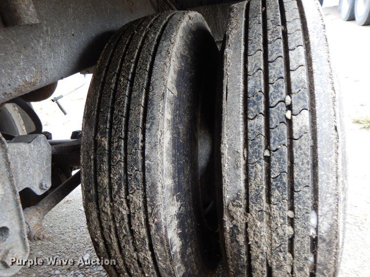 image for item HJ9638 1988 Wilson DWH-200 double hopper bottom grain trailer