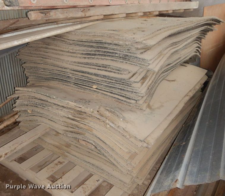 image for item HJ9643 Approximately 75 rubber feed floor mats