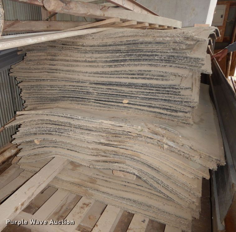 image for item HJ9643 Approximately 75 rubber feed floor mats