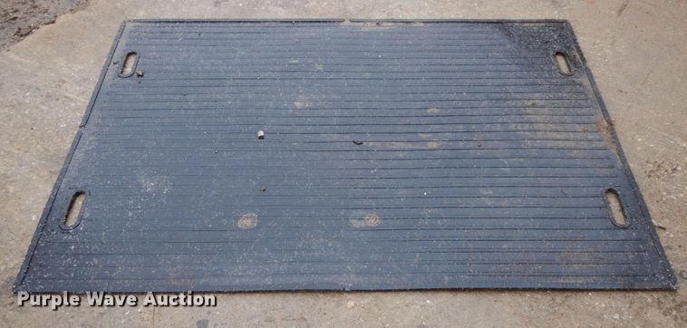 image for item HJ9643 Approximately 75 rubber feed floor mats