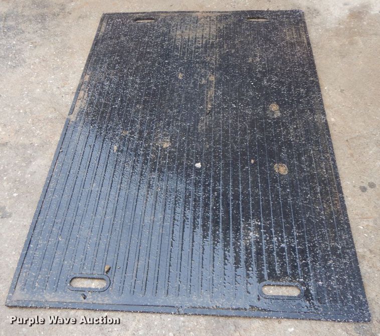 image for item HJ9643 Approximately 75 rubber feed floor mats