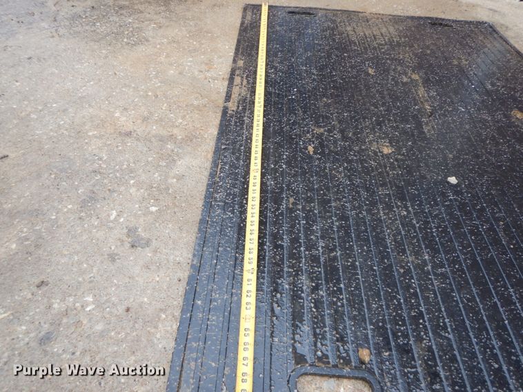 image for item HJ9643 Approximately 75 rubber feed floor mats