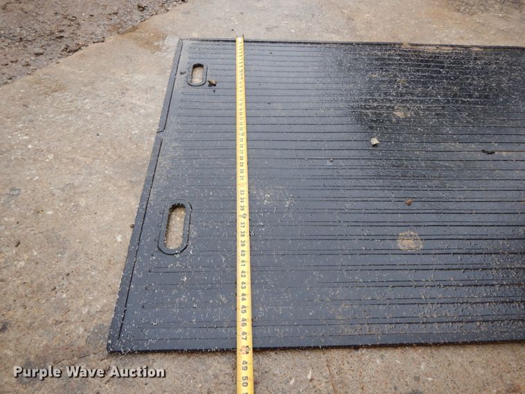 image for item HJ9643 Approximately 75 rubber feed floor mats