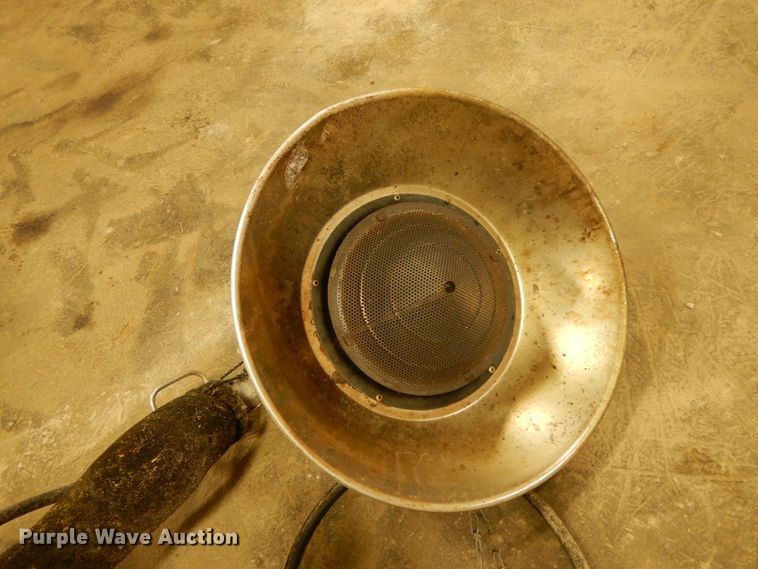 image for item HJ9644 Approximately 75 LB White heaters