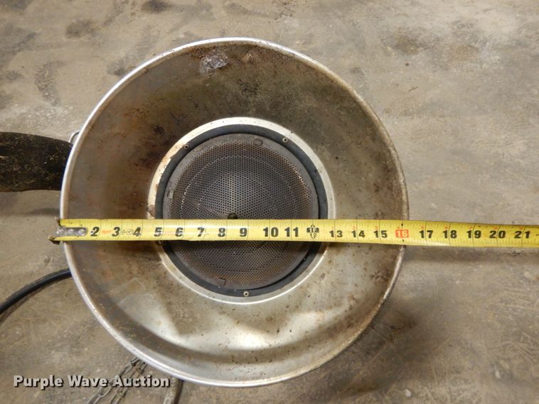 image for item HJ9644 Approximately 75 LB White heaters