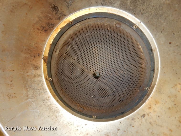 image for item HJ9644 Approximately 75 LB White heaters