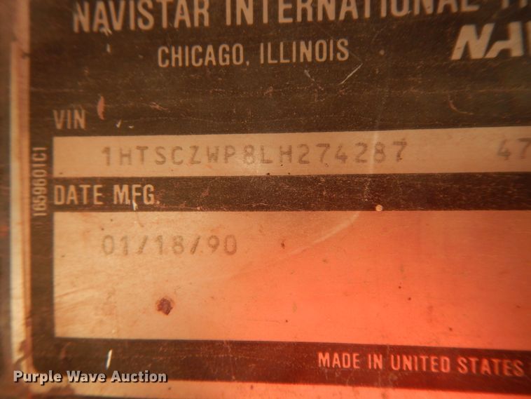 image for item HJ9658 1990 International 4700  fertilizer delivery truck