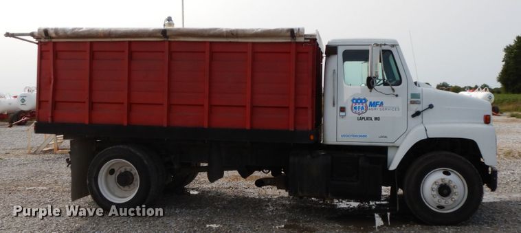 image for item HJ9660 1988 International 2375  grain truck
