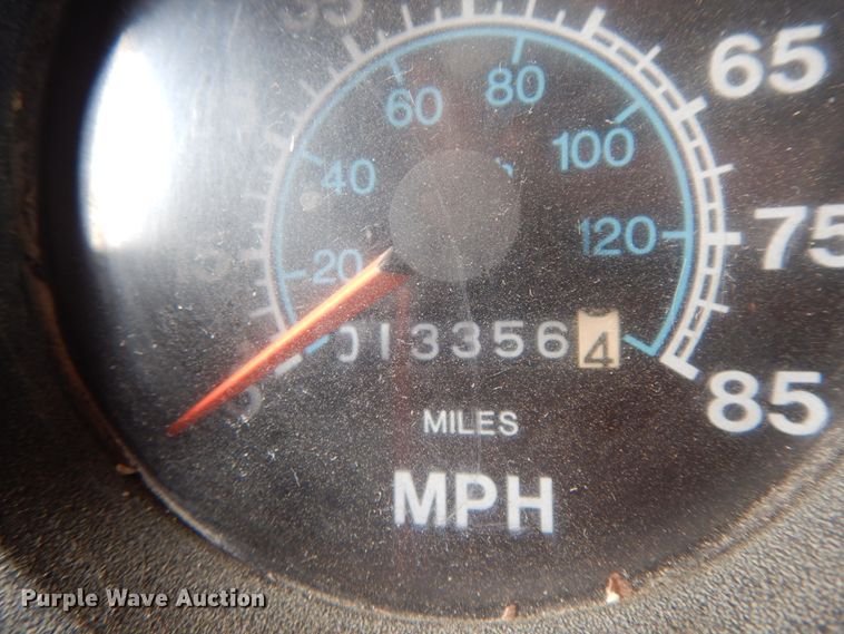 image for item HJ9660 1988 International 2375  grain truck