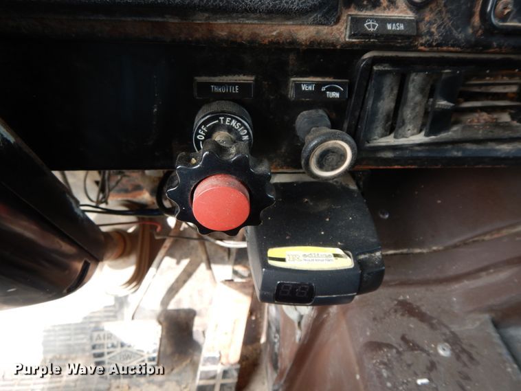 image for item HJ9660 1988 International 2375  grain truck