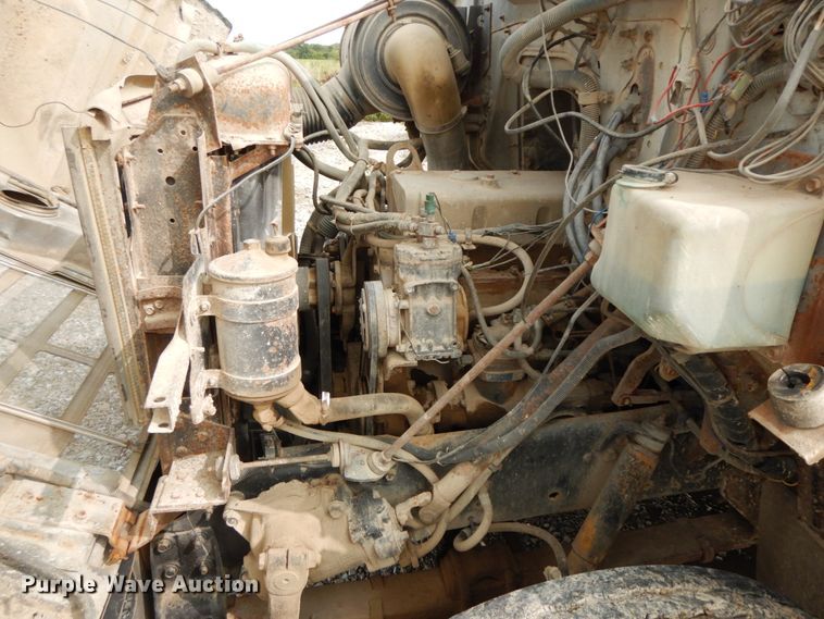 image for item HJ9660 1988 International 2375  grain truck