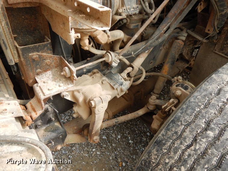 image for item HJ9660 1988 International 2375  grain truck