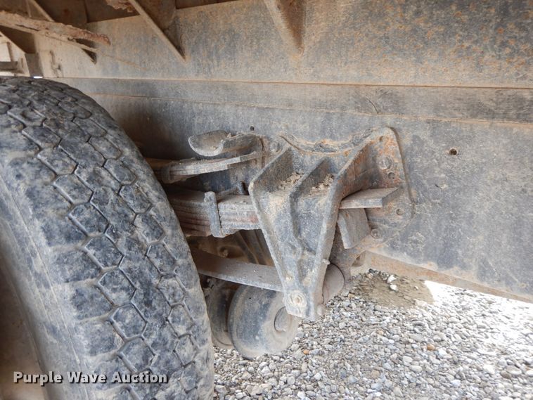 image for item HJ9660 1988 International 2375  grain truck