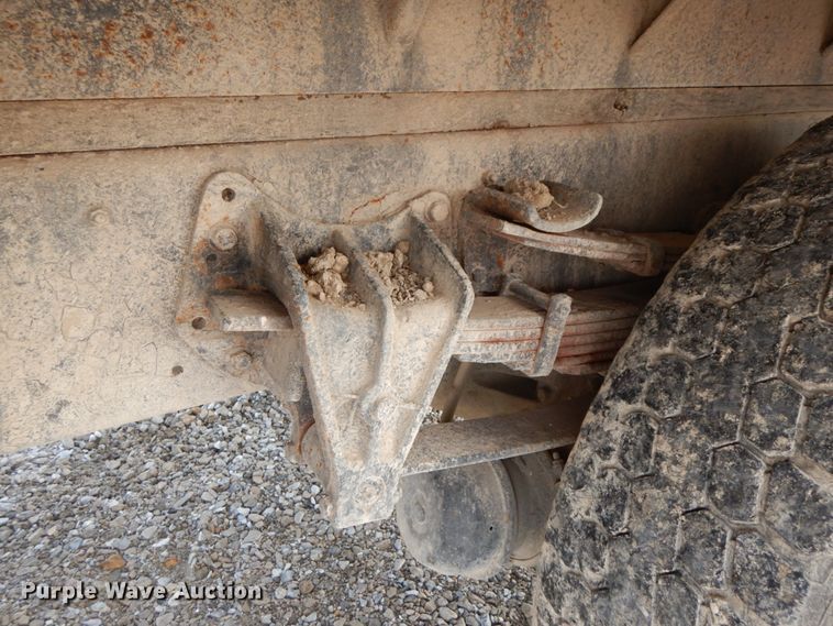 image for item HJ9660 1988 International 2375  grain truck