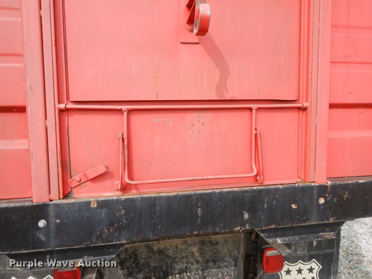 image for item HJ9660 1988 International 2375  grain truck