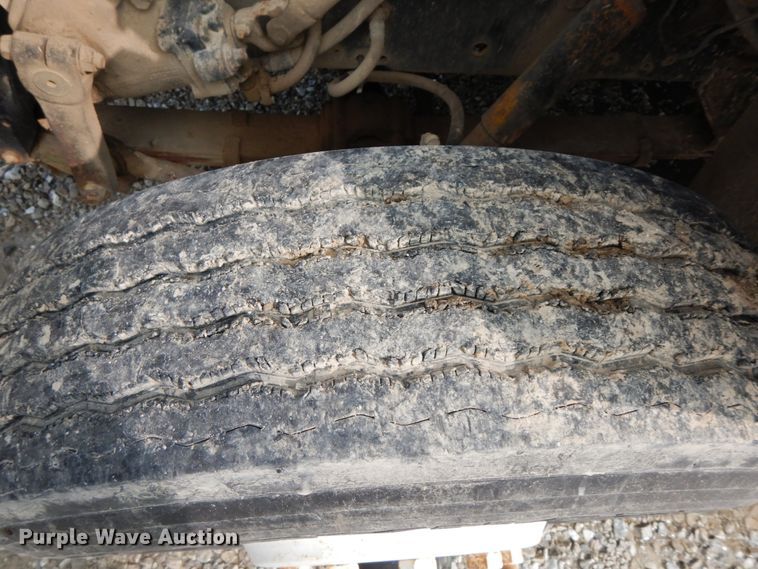 image for item HJ9660 1988 International 2375  grain truck