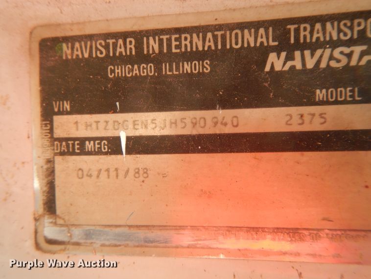 image for item HJ9660 1988 International 2375  grain truck