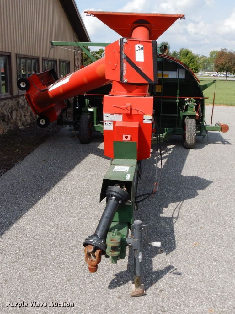 image for item HJ9714 Richiger grain bagger and grain bag unloader