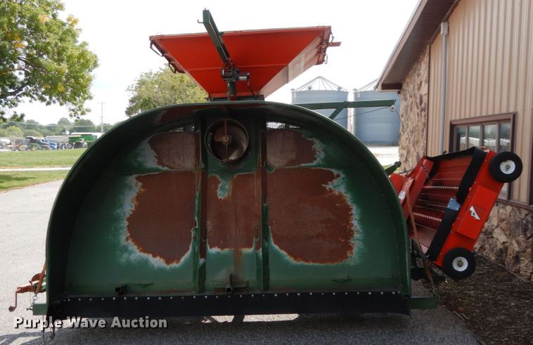 image for item HJ9714 Richiger grain bagger and grain bag unloader