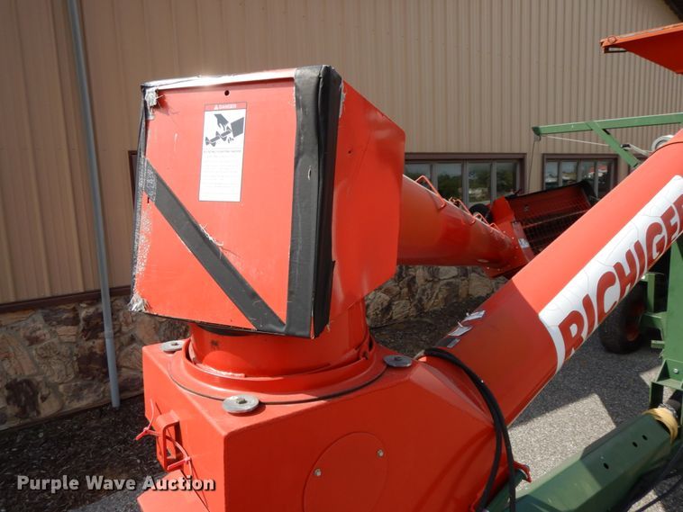 image for item HJ9714 Richiger grain bagger and grain bag unloader