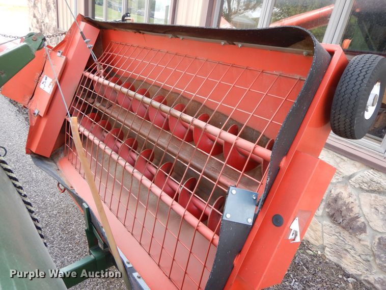 image for item HJ9714 Richiger grain bagger and grain bag unloader