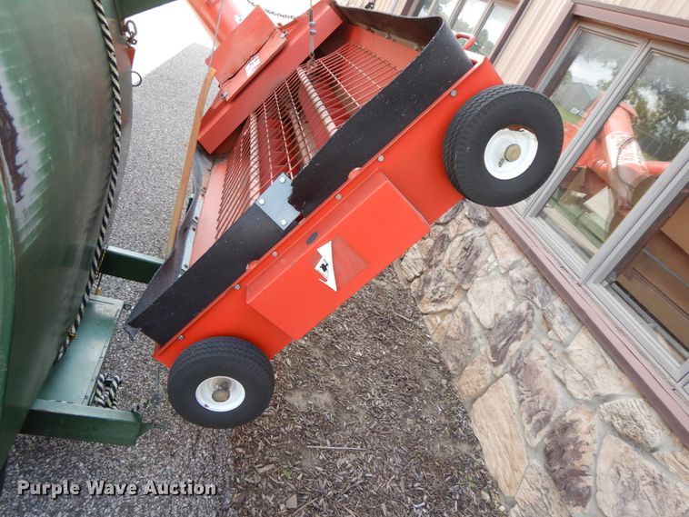 image for item HJ9714 Richiger grain bagger and grain bag unloader