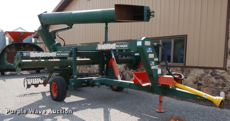 image for item HJ9714 Richiger grain bagger and grain bag unloader