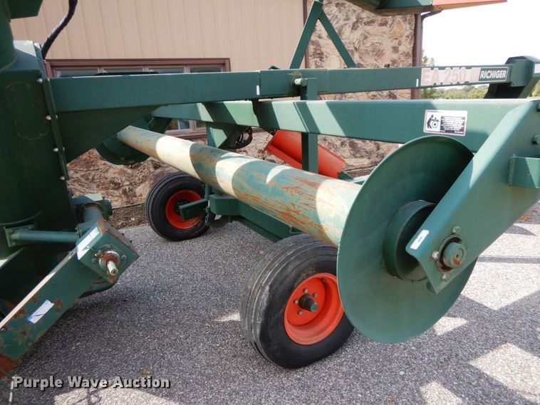 image for item HJ9714 Richiger grain bagger and grain bag unloader