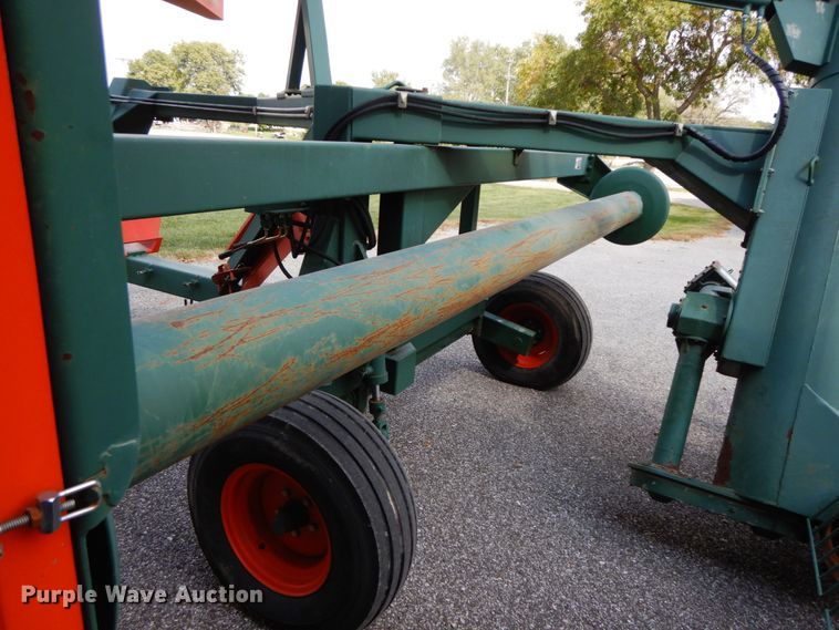 image for item HJ9714 Richiger grain bagger and grain bag unloader