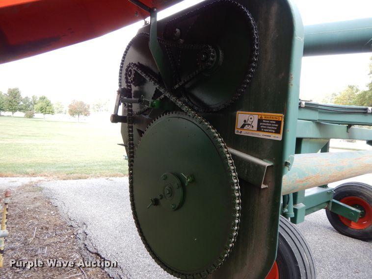 image for item HJ9714 Richiger grain bagger and grain bag unloader