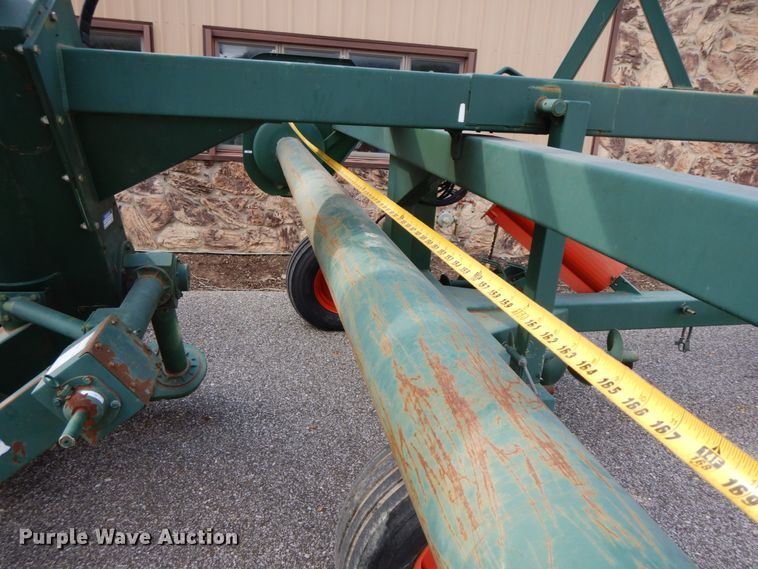 image for item HJ9714 Richiger grain bagger and grain bag unloader