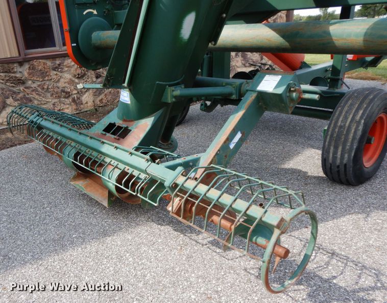 image for item HJ9714 Richiger grain bagger and grain bag unloader