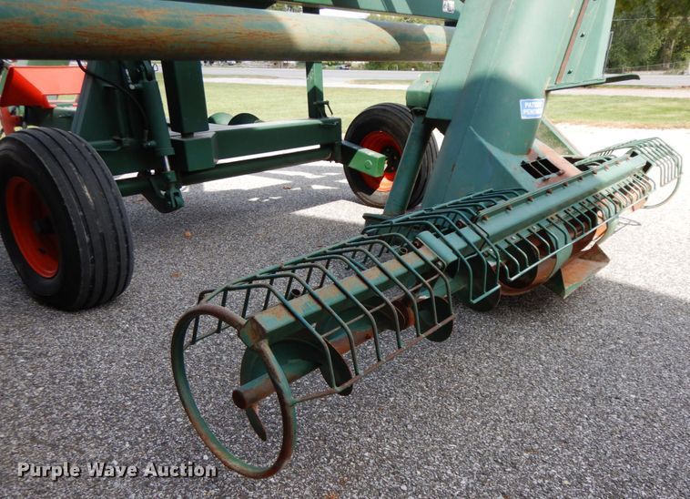 image for item HJ9714 Richiger grain bagger and grain bag unloader