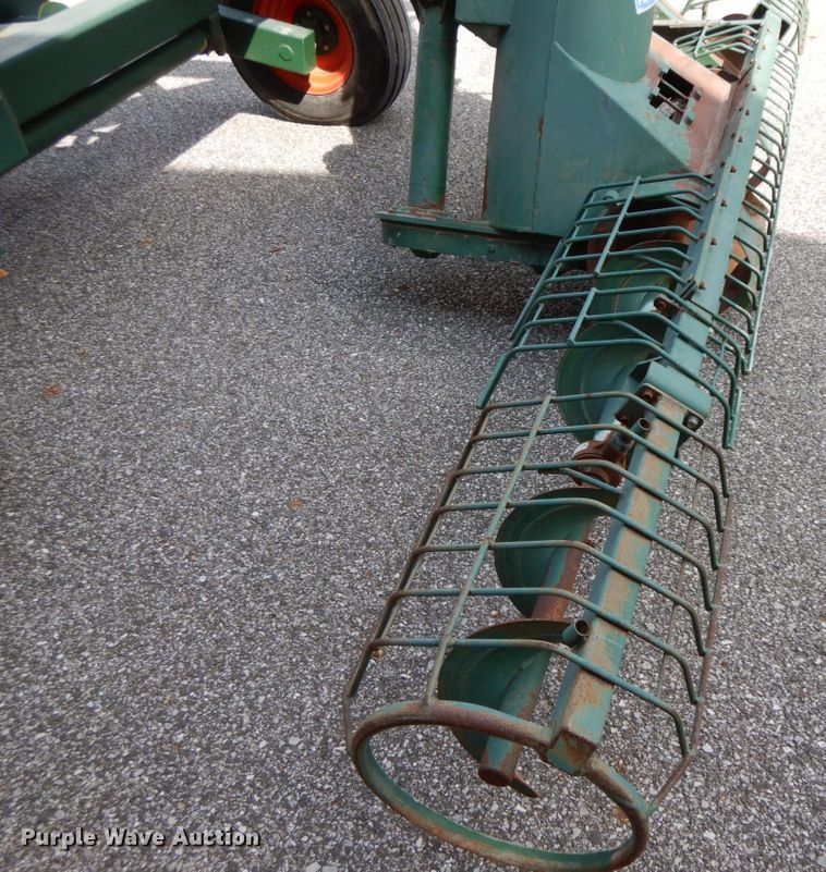 image for item HJ9714 Richiger grain bagger and grain bag unloader