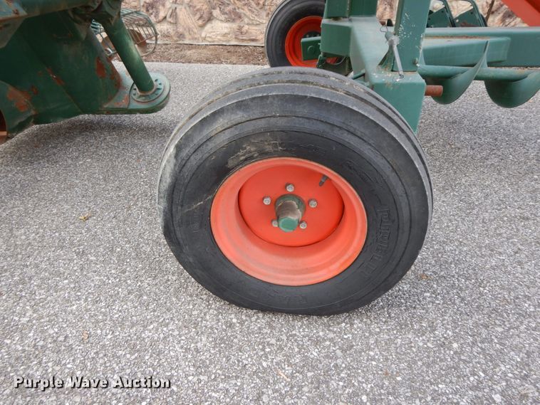 image for item HJ9714 Richiger grain bagger and grain bag unloader