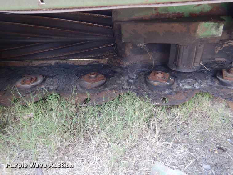 image for item HJ9921 John Deere 995 Rotary disc windrower head