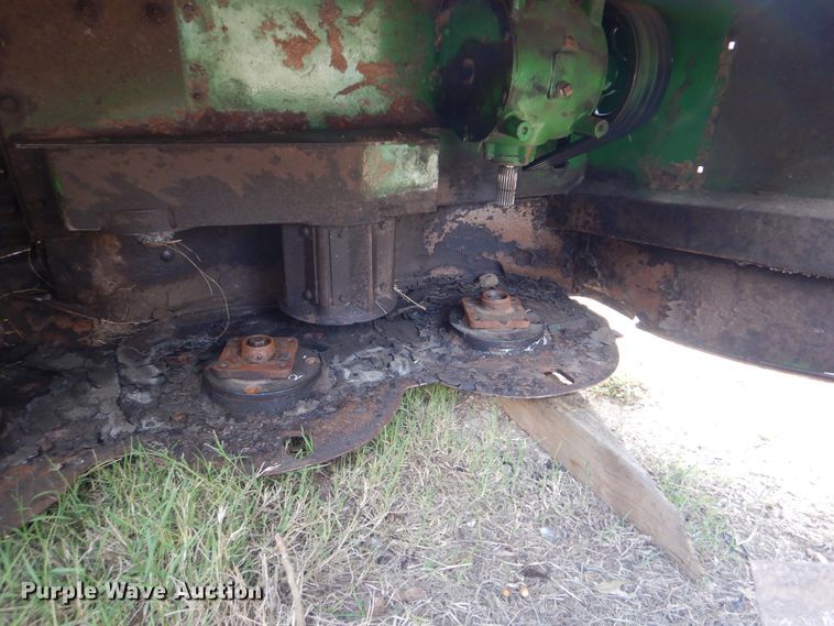 image for item HJ9921 John Deere 995 Rotary disc windrower head