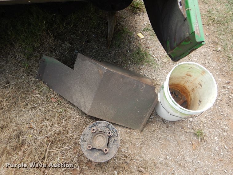 image for item HJ9921 John Deere 995 Rotary disc windrower head