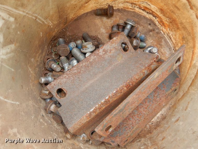 image for item HJ9921 John Deere 995 Rotary disc windrower head