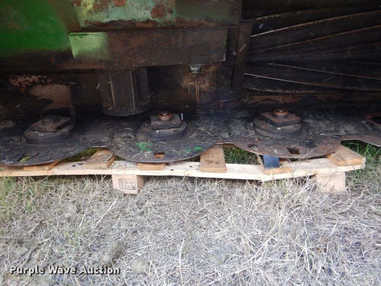 image for item HJ9921 John Deere 995 Rotary disc windrower head