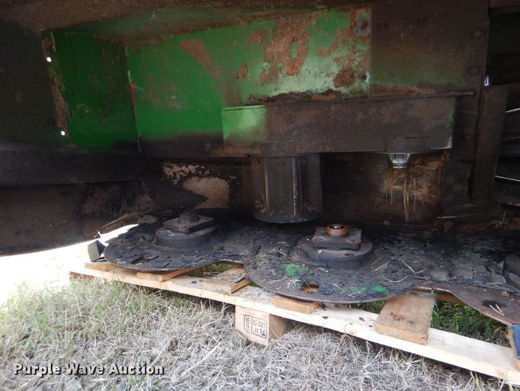 image for item HJ9921 John Deere 995 Rotary disc windrower head