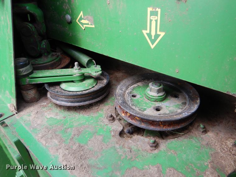 image for item HJ9921 John Deere 995 Rotary disc windrower head