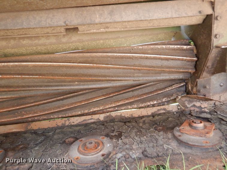 image for item HJ9921 John Deere 995 Rotary disc windrower head