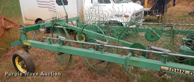 image for item HN9274 John Deere 704 hay rake