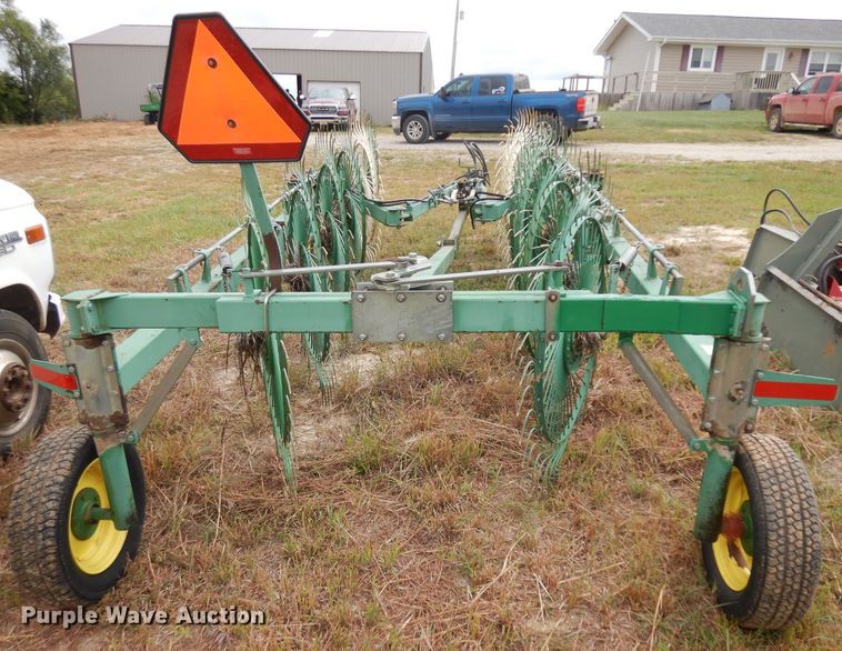 image for item HN9274 John Deere 704 hay rake