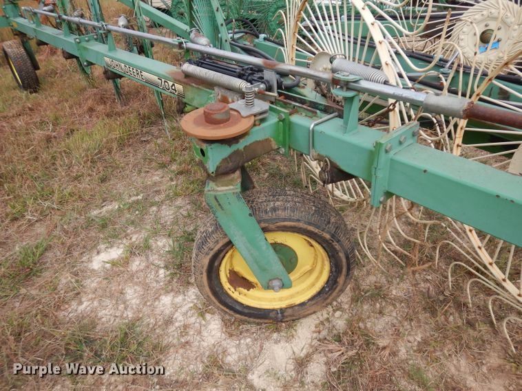 image for item HN9274 John Deere 704 hay rake
