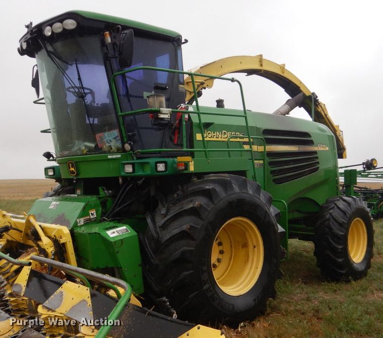 image for item HP9782 2006 John Deere 7700  forage harvester
