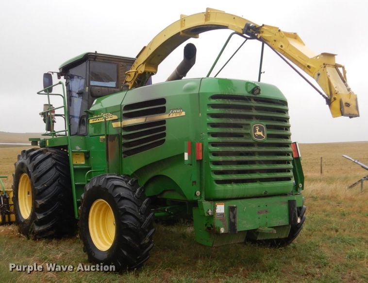 image for item HP9782 2006 John Deere 7700  forage harvester