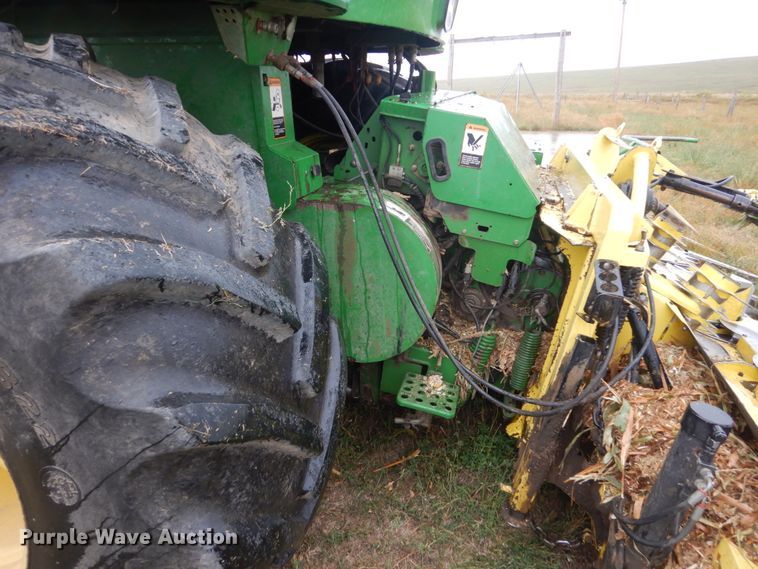 image for item HP9782 2006 John Deere 7700  forage harvester